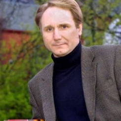 Dan Brown